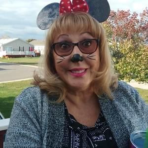 Meet your Posher, Sharon